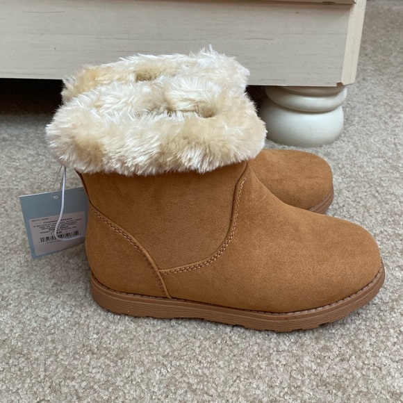 Cat & Jack Other - NWT Cat and Jack boots